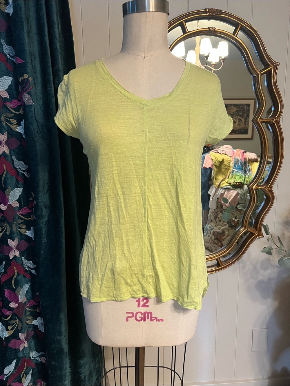 Light Green Women's Short Sleeve linen knit V-Neck Top